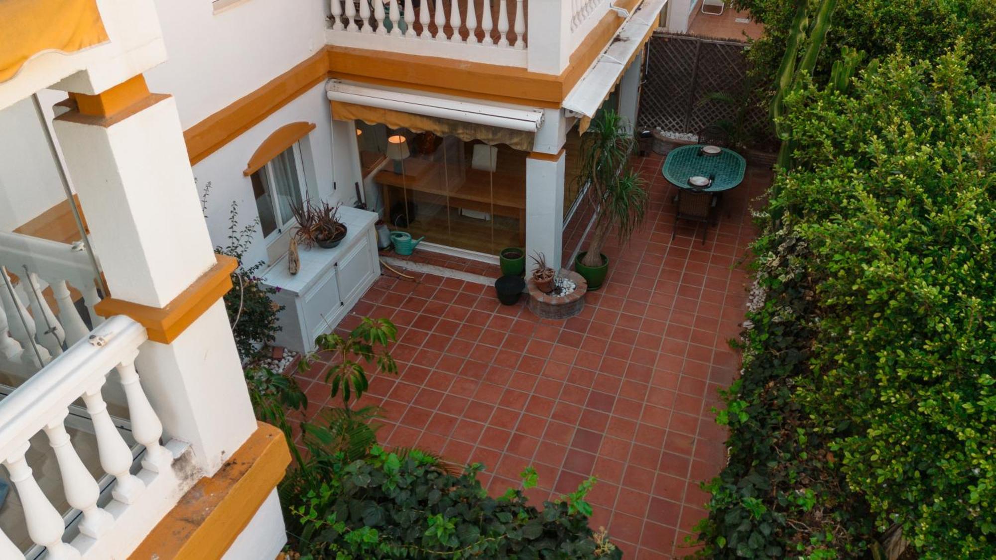 Ground Floor Holiday Apartment With Terrace And Pool In Puerto Banus, Marbella Eksteriør billede